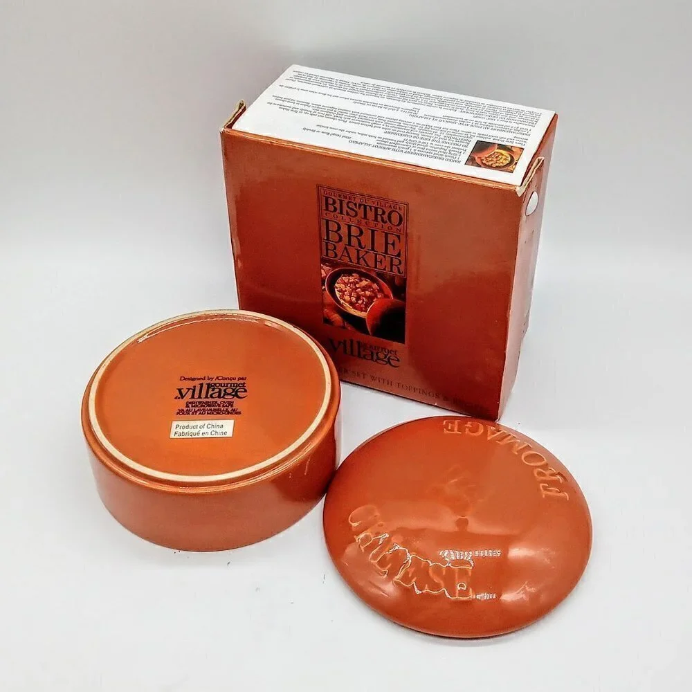 Gourmet Village Burnt Orange Ceramic Covered Baker NIB